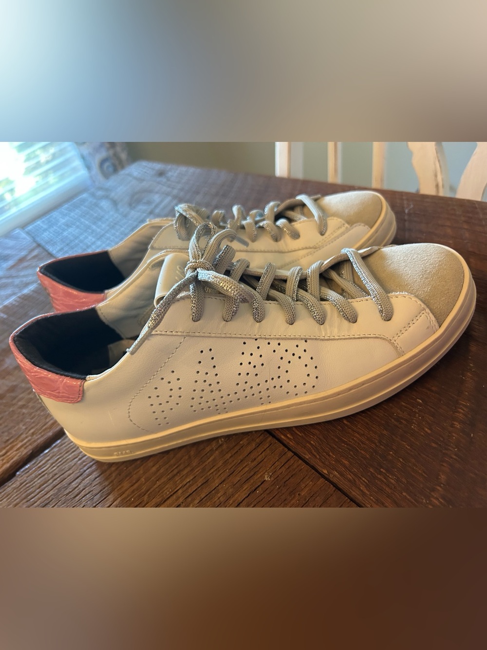 P448 John white leather low-top sneaker with pink heel tab Size 39 (8)